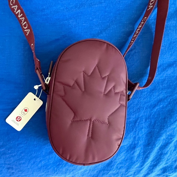 Lululemon Future Legacy Bag Red Merlot - Picture 6 of 10